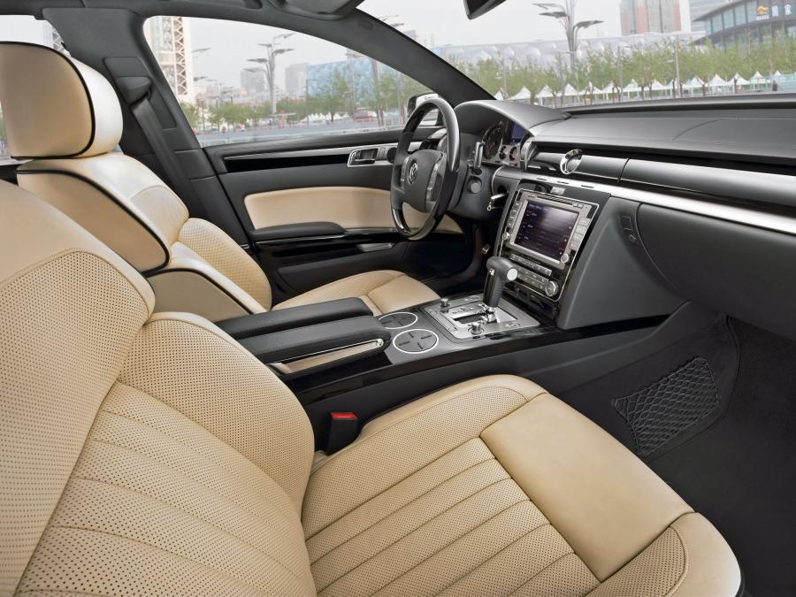  Volkswagen Phaeton W12 2010 года  (фото 2 из 15)